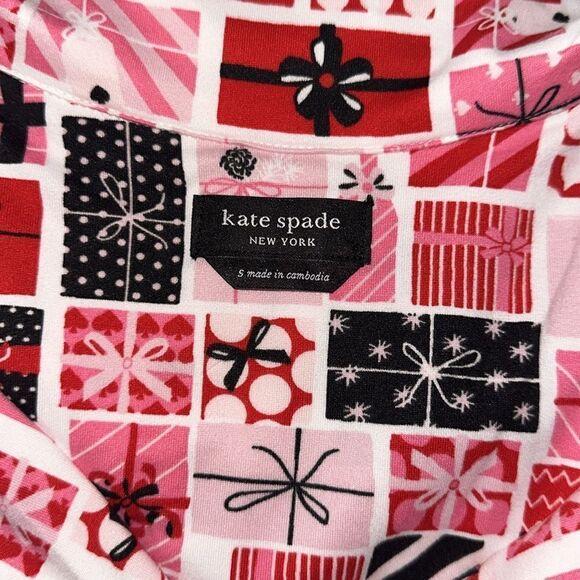 kate spade Red Black White Multi Christmas Holiday Gifts Notched Collar PJ Set - Picture 12 of 13